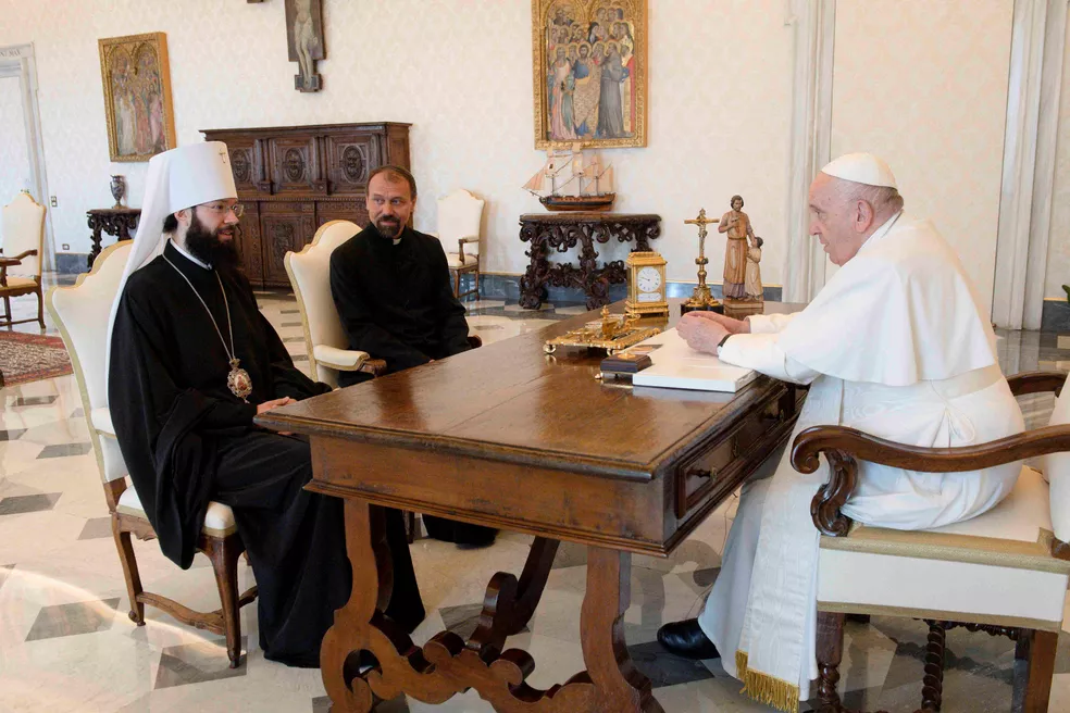 Papa Francisco se encontra com número 2 da Igreja Ortodoxa da Rússia