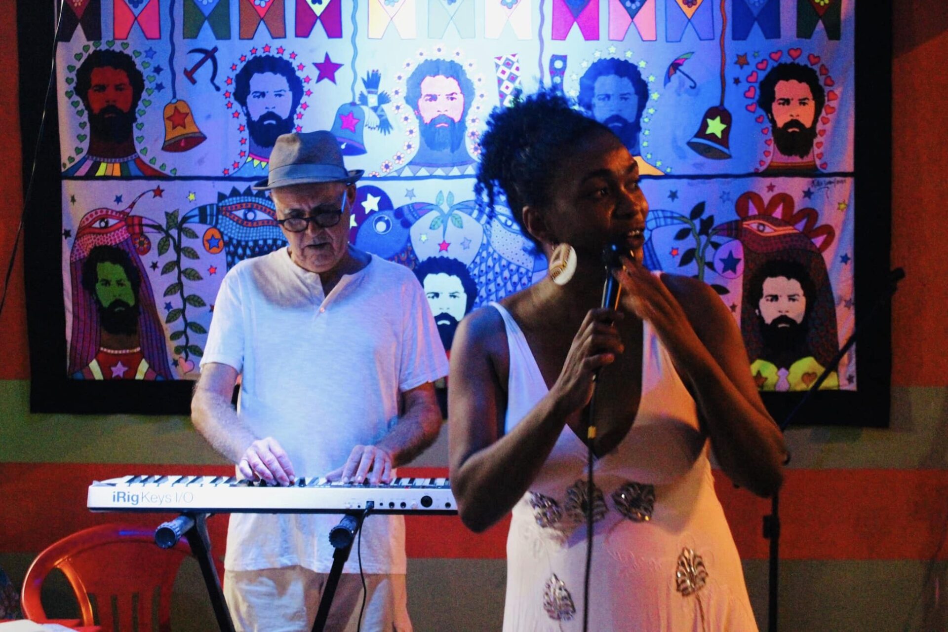 Programa Espaço Cultural recebe escritores Helayne Cristini e Didier Guigue