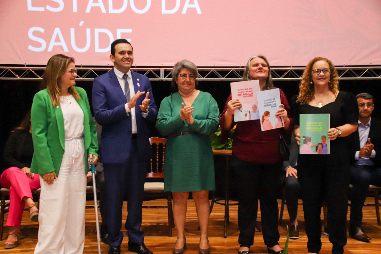 Governo comemora um ano de ações bem-sucedidas do projeto Vacina Mais PB e lança cartão de vacina em Braille e Manual Escolar