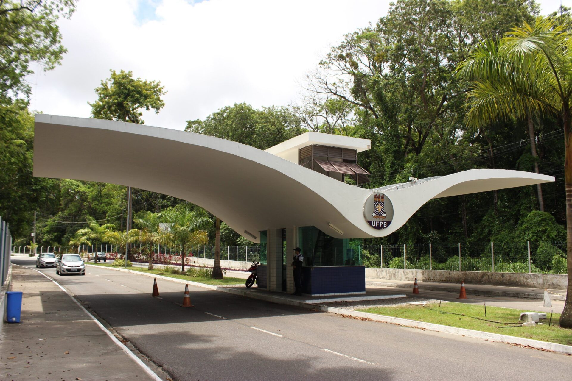 UFPB lança hoje edital de concurso com mais de 100 vagas para técnicos administrativos